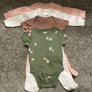 Footies and shirt sleeve body suits 3-6months Carter’s, Old Navy, Mebie Baby